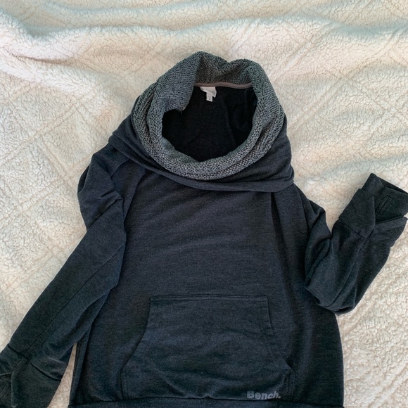 BENCH WOMANS MEDIUM GREY ULTRA SOFT COWL NECK HOODED PULLOVER. Like new. - Picture 2 of 6